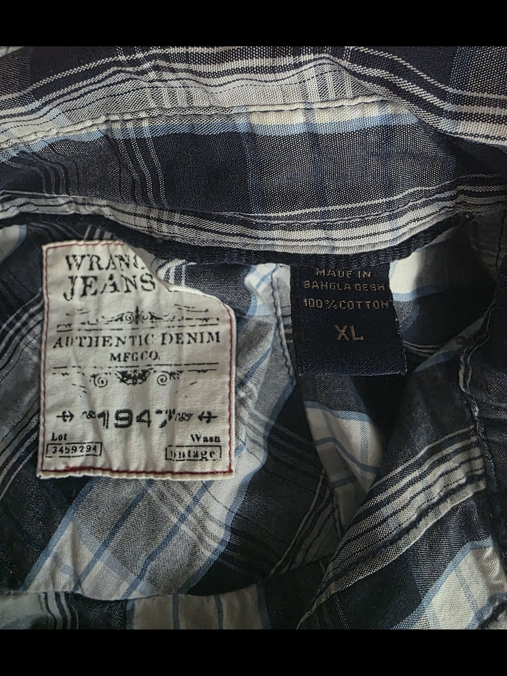 Wrangler Black & White Plaid Button-Up Shirt - Picture 3 of 3